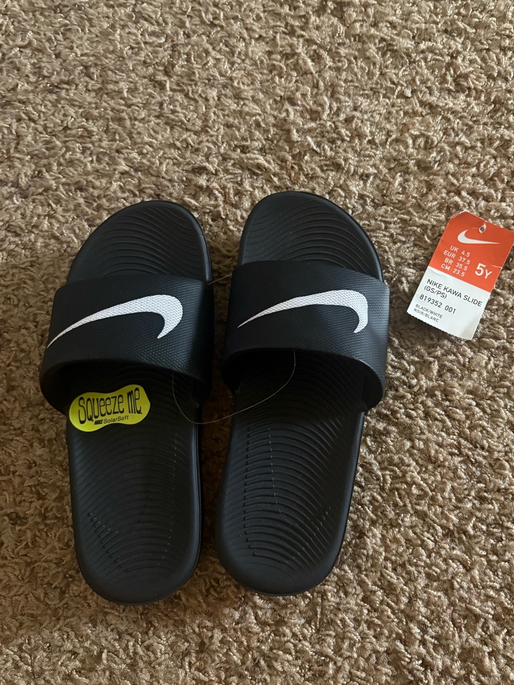 Nike Kawa Youth Slides Size 5. NEW